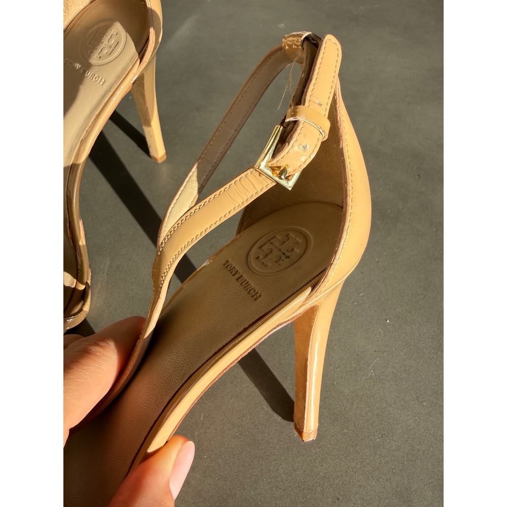 Tory‎ Burch Strappy Stiletto Sandals Womens 7M Nude EUC Patent Leather T-Strap - Picture 8 of 8